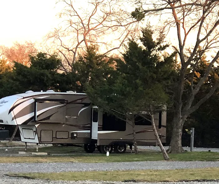 Creek Crossing RV Park Picture 6