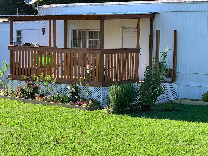 Crossroads Mobile Home and RV Community Picture 9