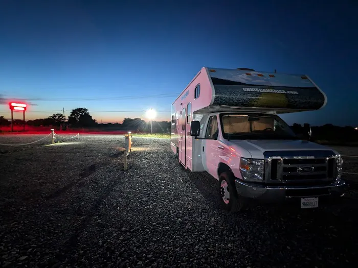 Inn and Out RV Park Picture 2