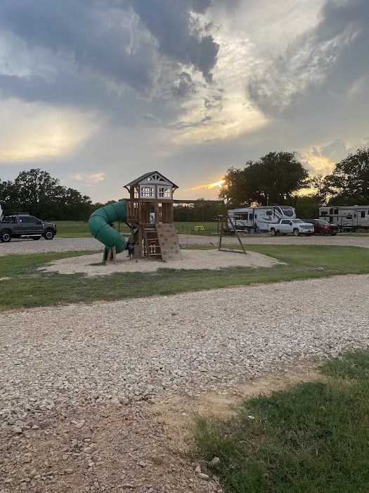 Rozell Big Oak RV Park Picture 2