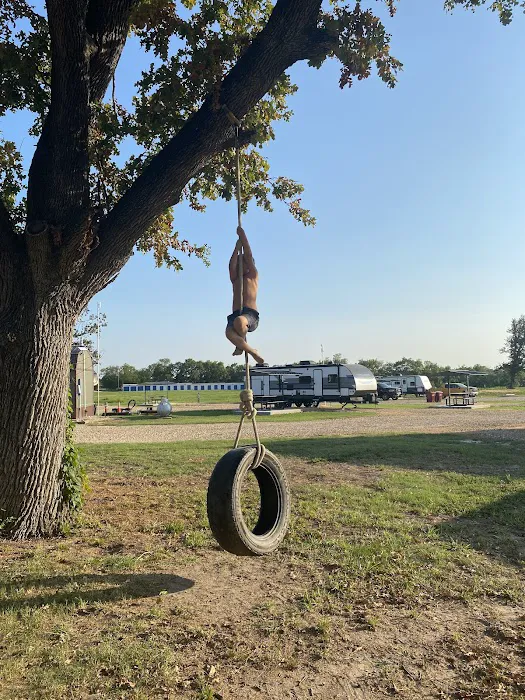 Rozell Big Oak RV Park Picture 4