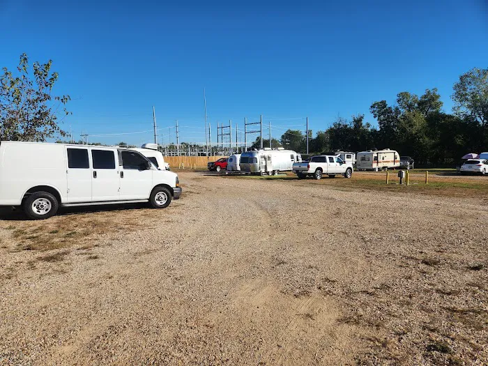 Big Top Family RV Park Picture 5