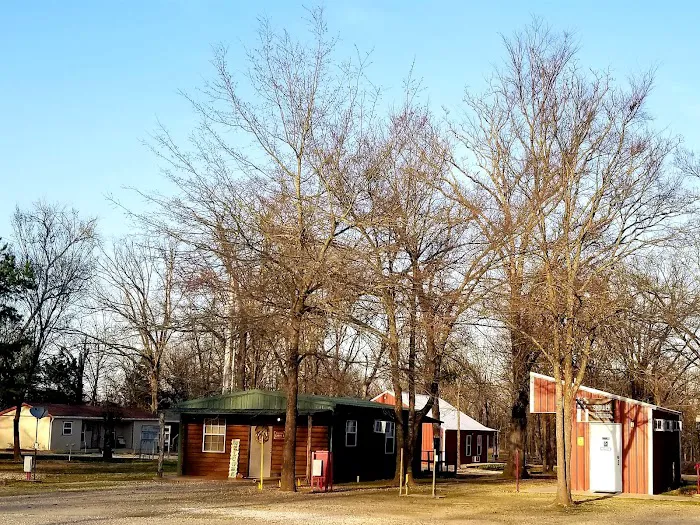 Shady Oaks Resort - RV Full Hookups, Cabins & Guest Lodge Picture 1