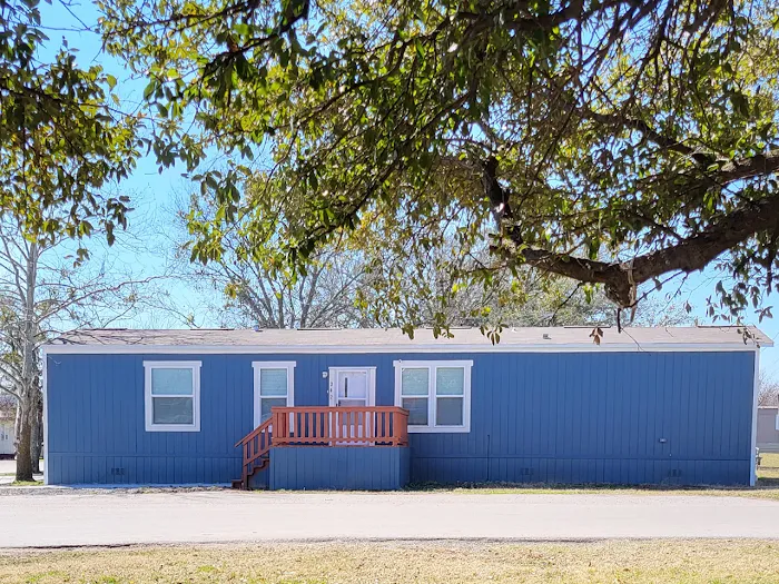 Anna Crossing Picture 10