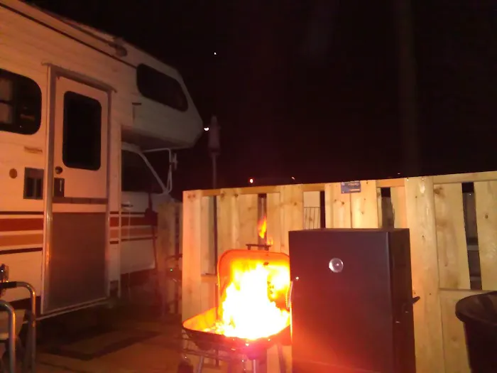 Happy Campers RV Park Picture 1