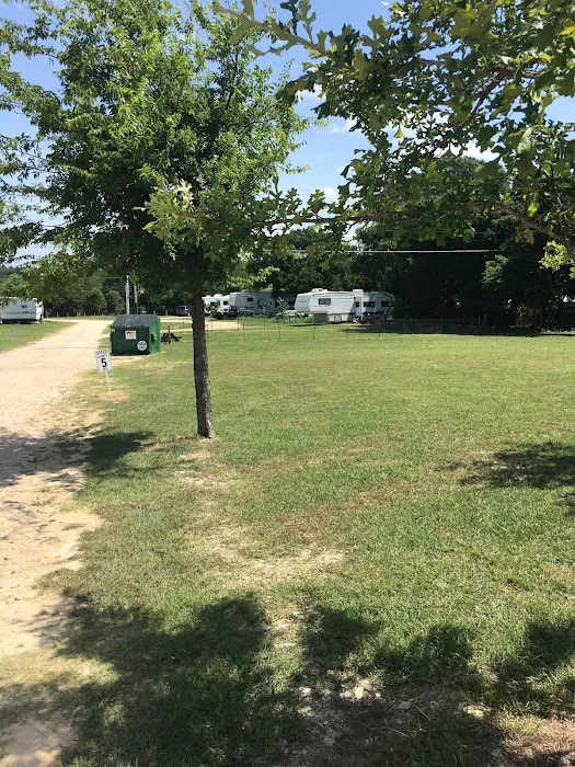 Happy Campers RV Park Picture 8