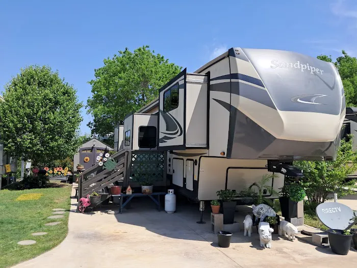 Gallagher Acres RV Park Picture 9