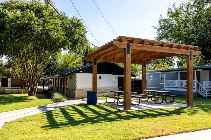 Aldea Mobile Home Park Picture 7