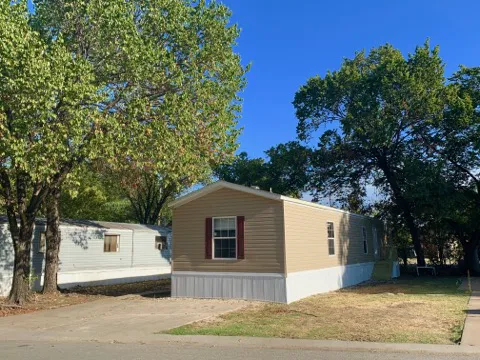 Brookside Manufactured Home Community Picture 4