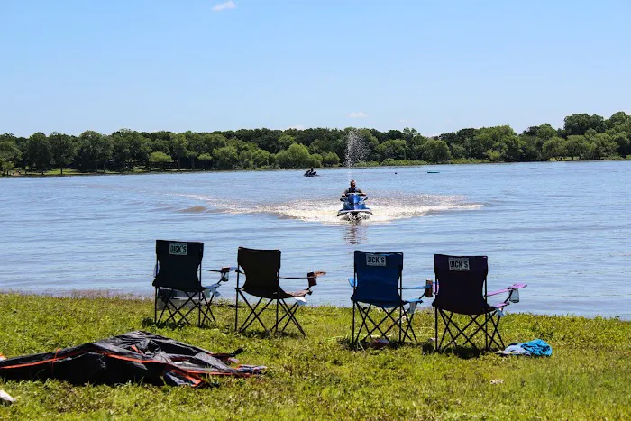 Waterfront Hideaway Ranch RV Park Picture 4