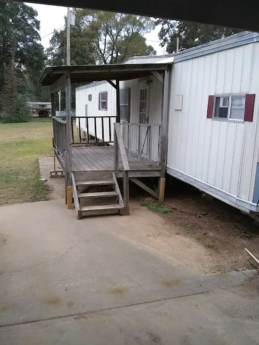 Dixon Manor Mobile Home Park Picture 1