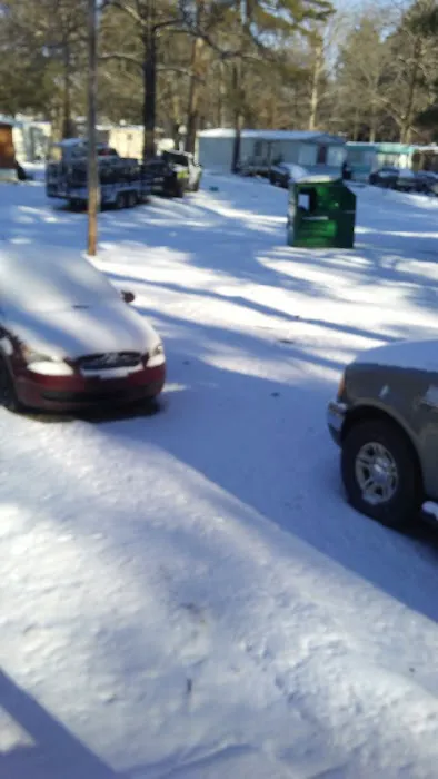 Southern Pines Mobile Home Park Picture 2