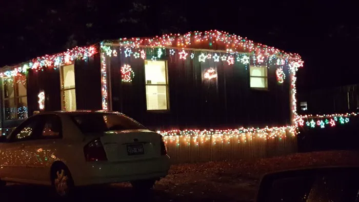 Southern Pines Mobile Home Park Picture 6