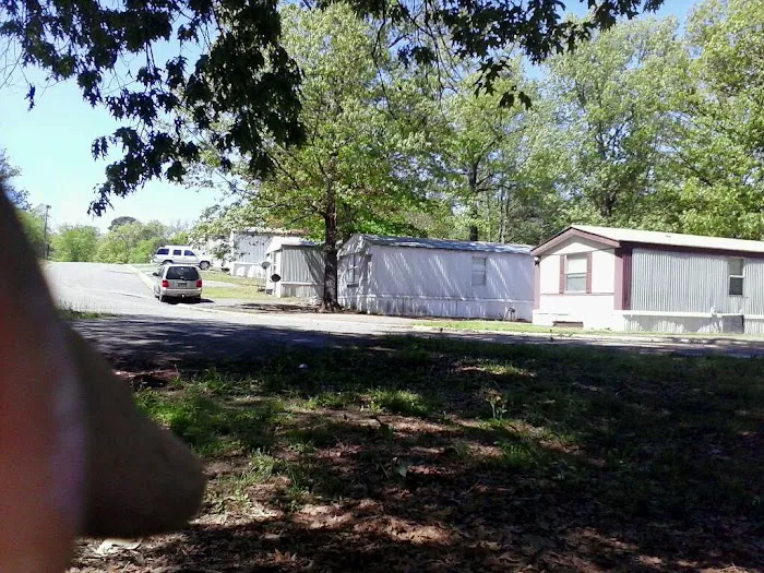 Southern Pines Mobile Home Park Picture 9
