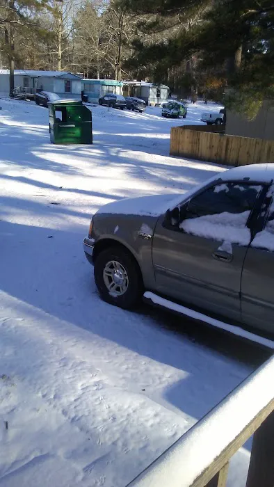 Southern Pines Mobile Home Park Picture 3