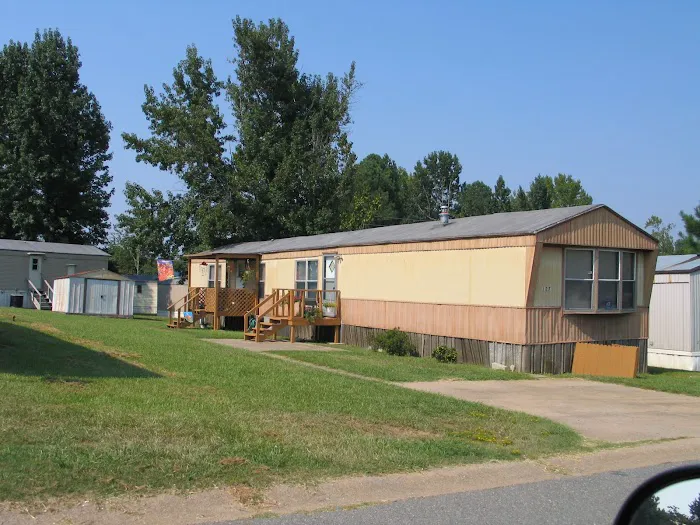 Whispering Hills Mobile Home Park Picture 10