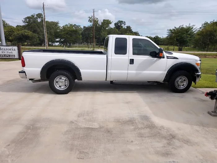 Brazoria RV Park by QRV Picture 1