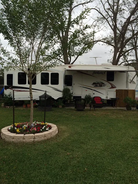 The Backyard RV Park - Sweeny/Old Ocean/Van Vleck/West Columbia/Bay City/Freeport Picture 8