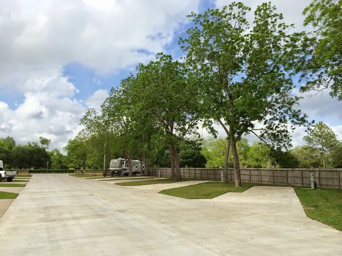 The Backyard RV Park - Sweeny/Old Ocean/Van Vleck/West Columbia/Bay City/Freeport Picture 1