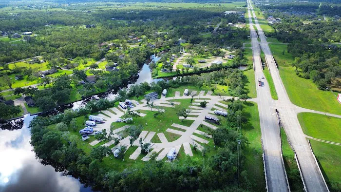 Bayou Oaks RV Park by QRV Picture 9