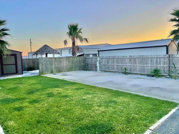 Hook and Haven RV Park Picture 2