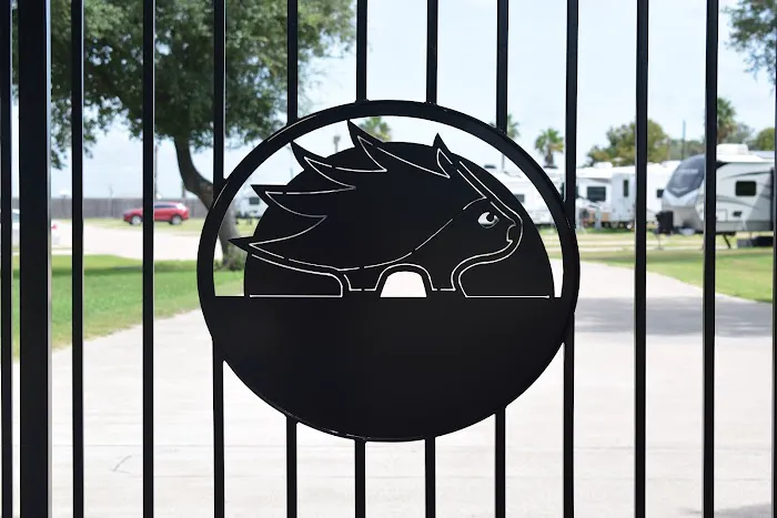 Quilly's Cozy Traveler RV Park Picture 2