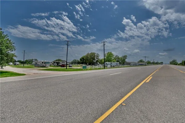 Elm Creek RV Park Picture 3