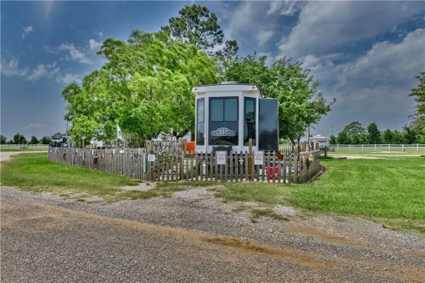 Elm Creek RV Park Picture 7