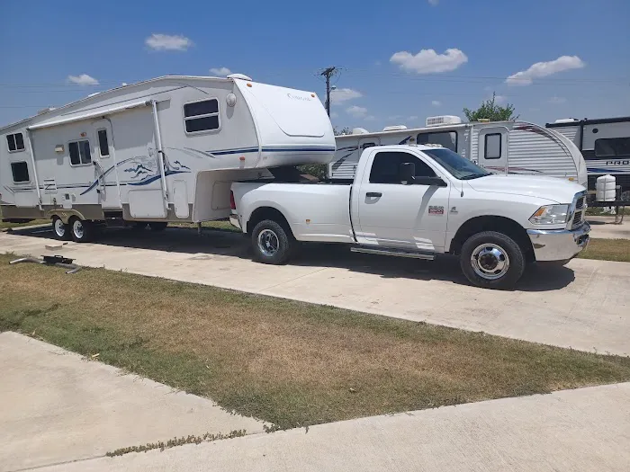 Pincher's RV Park Picture 9