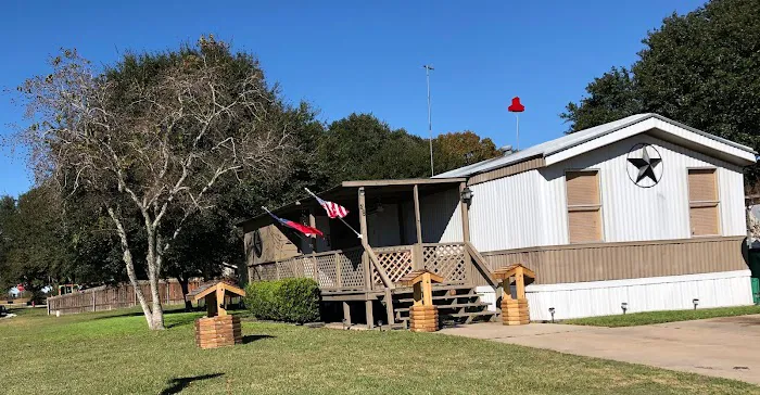 Country Aire Mobile Home Park Picture 6