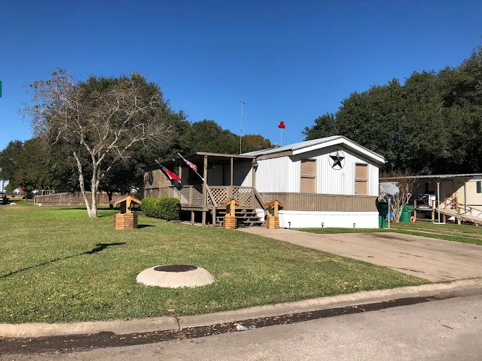 Country Aire Mobile Home Park Picture 7