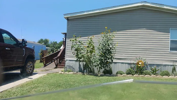 Knollwood Village Mobile Home Park Picture 2