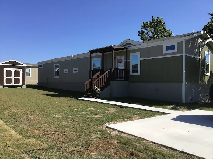 Knollwood Village Mobile Home Park Picture 9