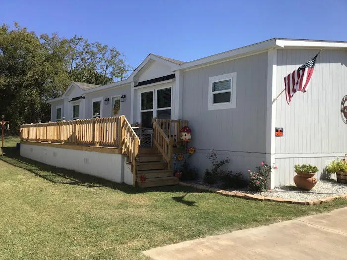 Knollwood Village Mobile Home Park Picture 5