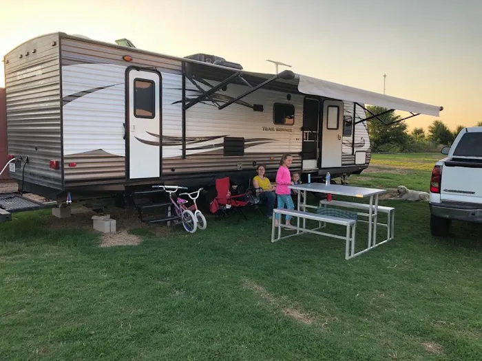 CJ's RV and Storage Picture 3