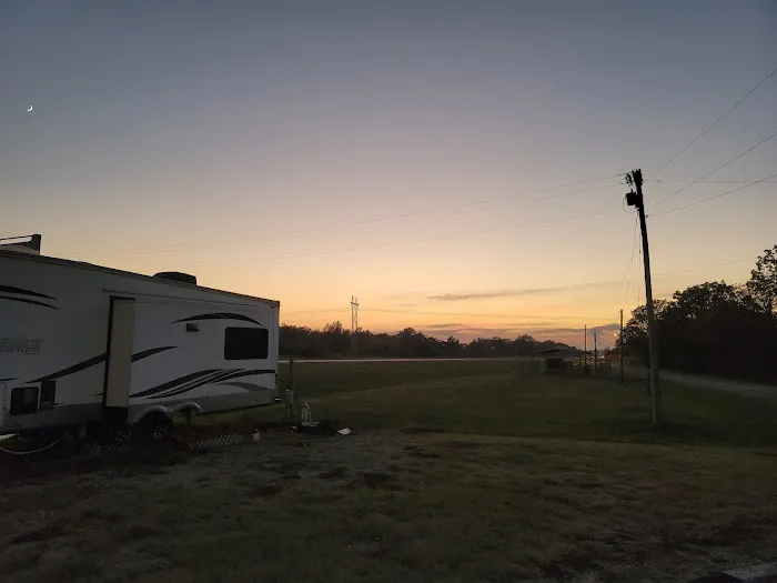 Carter's RV Park Picture 5