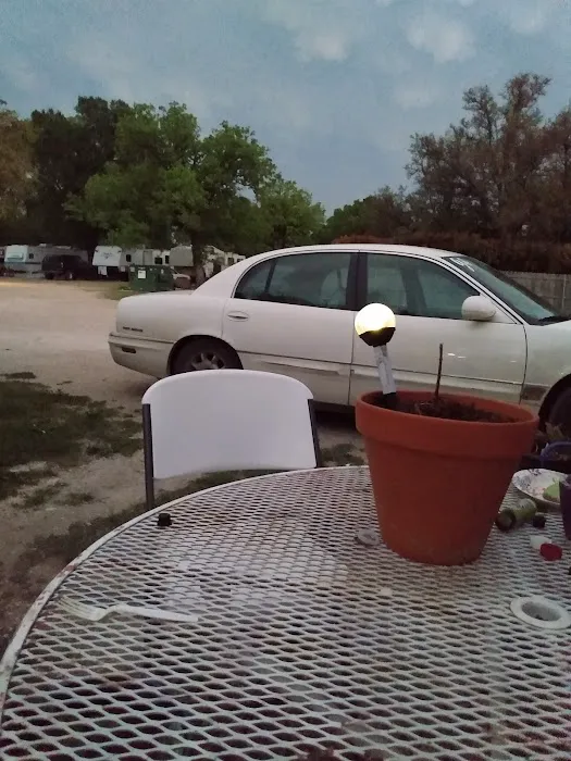 Gatesville RV PARK Picture 3