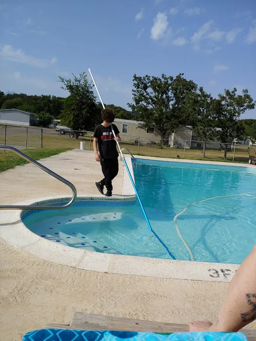 Pecan Village Mobile Home Comm Picture 3