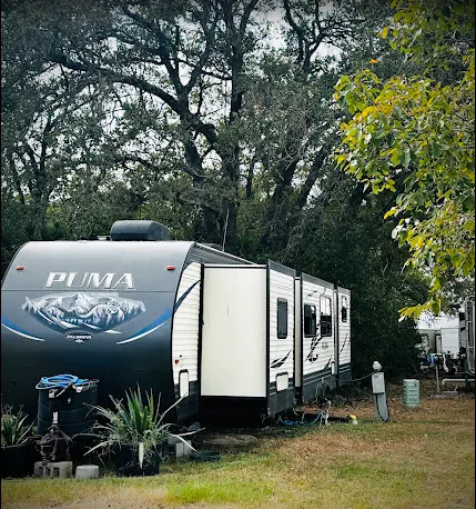 McDade RV Park Picture 10