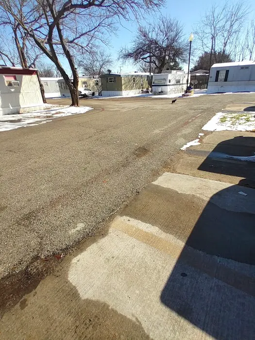 El Jardin Mobile Home Community Picture 5