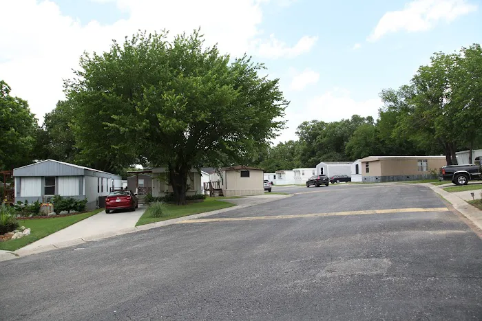 Spring Manor Manufactured Home Community Picture 4