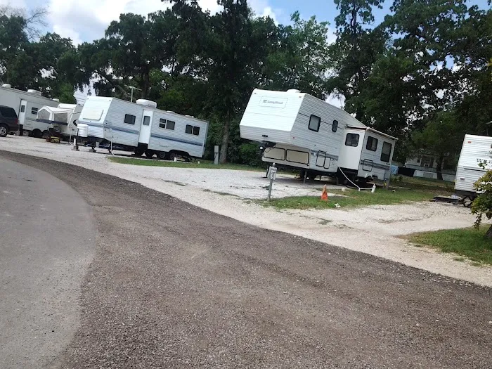 Lake Worth RV Ranch Picture 9
