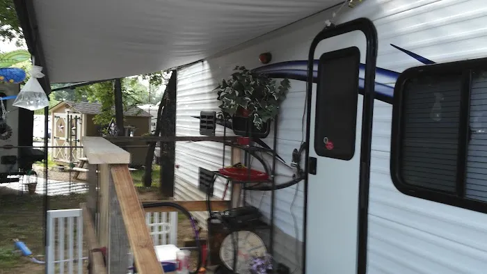 Hilltop Mobile Home Park Picture 10