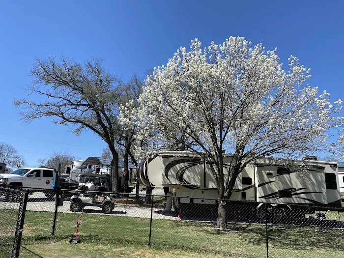 Silver Creek RV Resort TX Picture 6