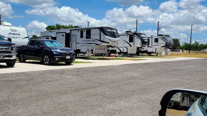 Eagles Resorts RV park - Affordable RV Storage Fort Worth TX, RV Camping Park, RV Park, RV Storage Park Picture 10