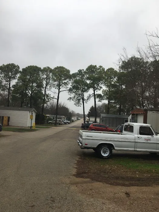 Flower Mound Mobile Home Park Picture 5
