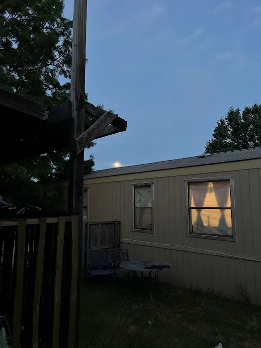 Flower Mound Mobile Home Park Picture 3