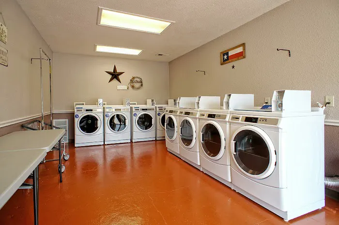 Northlake Village RV Park Picture 4