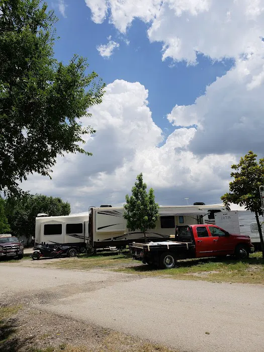 Fowler's RV Park Picture 7