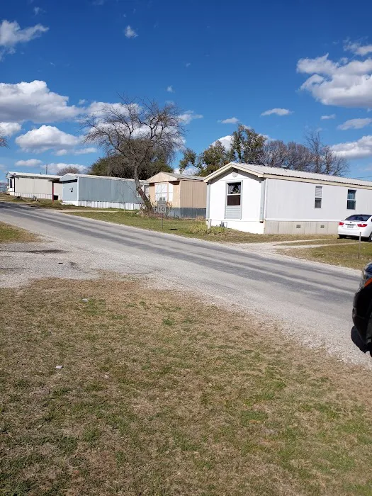 Oak Hill Mobile Home Park Picture 4